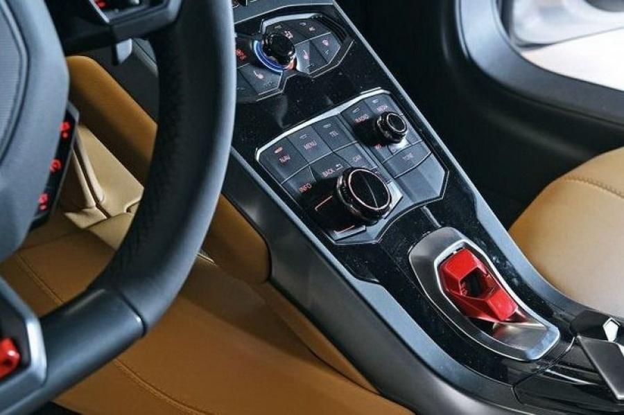 Детали интерьера Lamborghini Huracan LP610-4 2014 года  (WW) (фото 125 из 153)